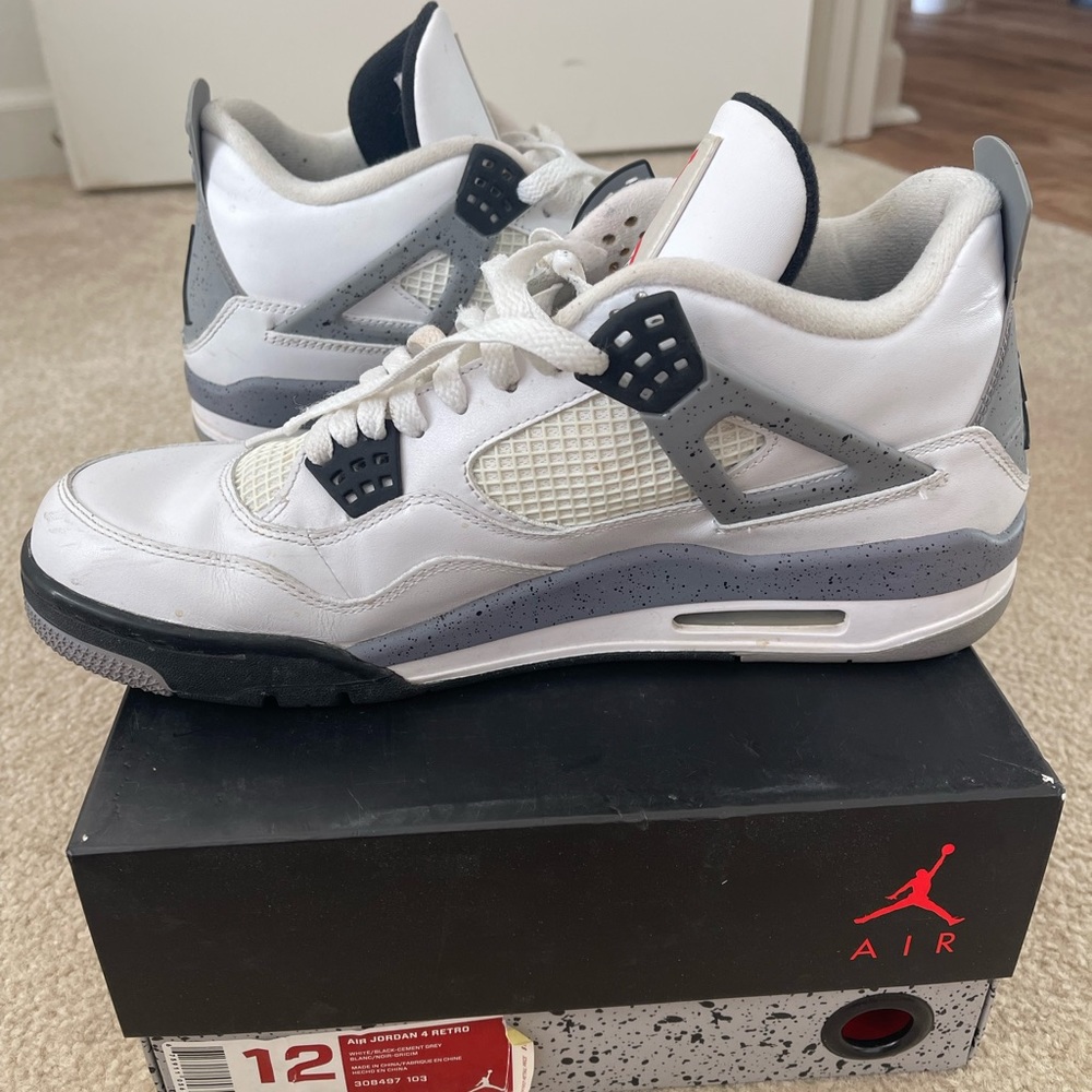 Air Jordan 4 Retro
